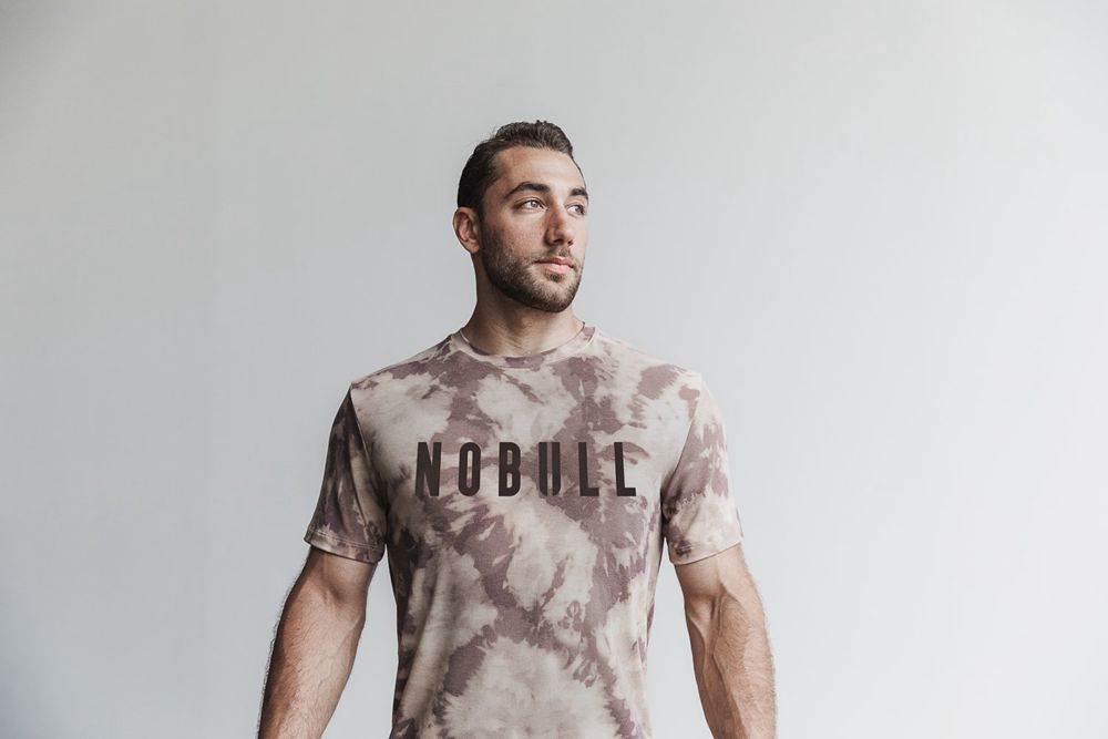 NOBULL Men's Tee - Tan & Cafe Tie-Dye - Ireland (4876AQMIB)